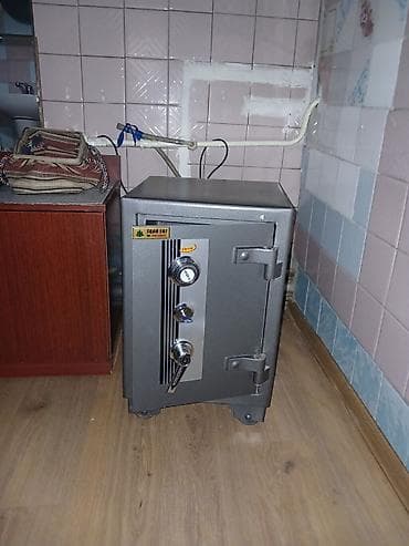 fridge: Холодильник Indesit, Двухкамерный — 2