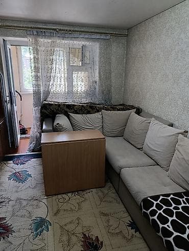 Угловой диван, C подушками