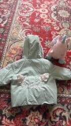 детский дождевик: Куртка единорог зимняя 1000 почти новая Куртка-ветровка — 2