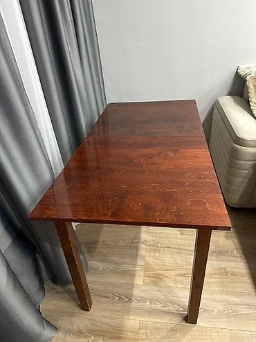 Столы для зала: Продается Стол лакированный из чистого дерева. Длина 128 см, ширина — 2