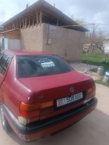 volkswagen toureg: Volkswagen Vento: 1992 г., 1.8 л, Седан — 4