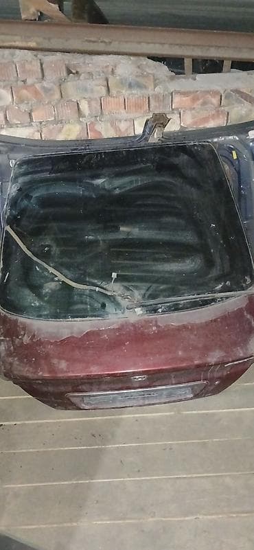 Автозапчасти: Крышка багажника Honda, 2000 г., Б/у, Оригинал — 2
