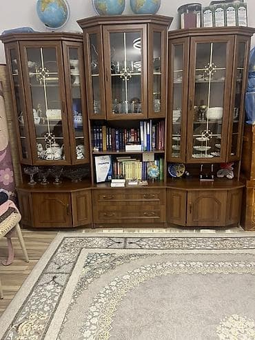 сервант стенку: Стенка-шкаф, Тип стенки-шкафа: Модульная, Для зала, Особенности: Для хранения посуды — 1