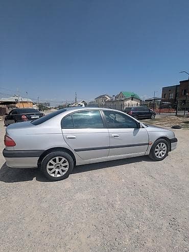 byd e7: Toyota Avensis: 2001 г., 1.8 л, Механика, Бензин, Седан — 4