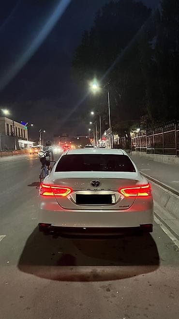 авто домик: Toyota Camry: 2018 г., 2.5 л, Гибрид, Седан — 4