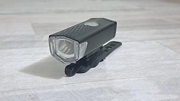 фонарь налобный: Велосипедный фонарик с ярким направленным пучком. Есть 3 рижима — 1