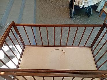 Продаю детскую кроватку,колесики естьнужно только прикрутить — 2