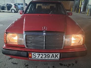 рихтовка спринтер: Красный седан Mercedes-Benz E‑класса (W124) - Кузов: 4‑дверный седан — 2