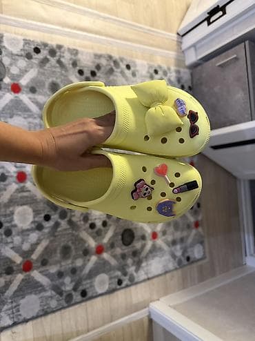 оригинал кроксы: Босоножки, 35, Crocs, Б/у, цвет - Желтый, Самовывоз — 1