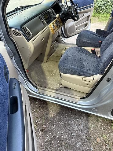 Унаа сатуу: Honda Stepwgn: 2002 г., Бензин — 10