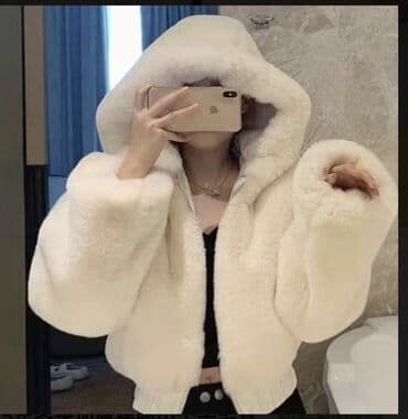 пуховики саваж: Утеплённая женская куртка-пуховик из искусственного меха с капюшоном — 4