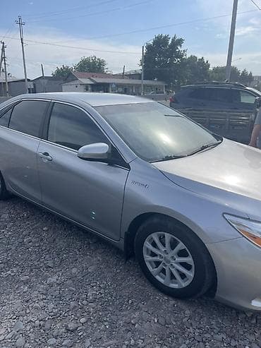 gac aion v: Toyota Camry: 2017 г., 2.5 л, Автомат, Гибрид, Седан — 4