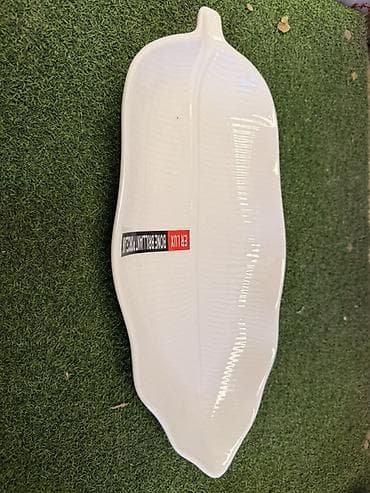 мороженое фрейзер: Белая сервировочная тарелка в форме листа. - Материал: костяной — 1