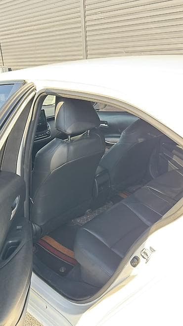 byd e2 2023: Toyota Corolla: 2022 г., 1.8 л, Вариатор, Гибрид, Седан — 6