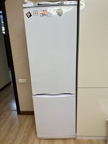 бу бытовая техника: Холодильник Indesit, Б/у, Двухкамерный, 180 * — 2