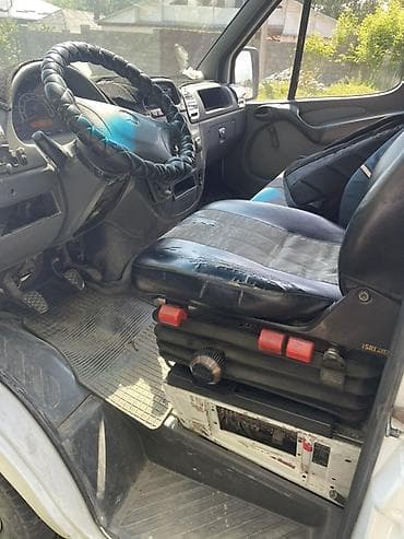 step 2: Легкий грузовик, Mercedes-Benz — 4