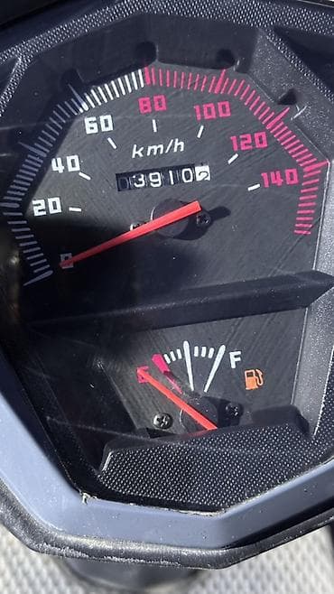 авто наклейка: Скутер 50–150см³ класса “спорт-туринг” (по виду и габаритам), серый с — 3