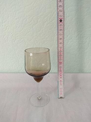 пивная: Продаю: 1. Пивной бокал. Объём 0,5 л. Цена 150 сом; 2. Пивная кружка — 8