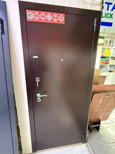 яшик металический: Стальная входная дверь. - Материал: металл, цельный лист наружной — 1