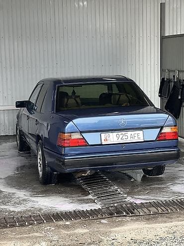 салон w124: Mercedes-Benz W124: 1988 г., Седан — 2