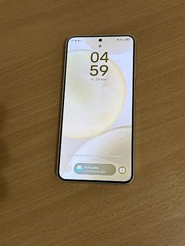 продам телефон самсунг: Samsung Galaxy S24, Б/у, 256 ГБ, цвет - Бежевый, 1 SIM, eSIM — 4