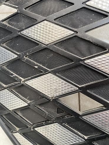 продам раму: Решетка радиатора Hyundai 2020 г., Б/у, Оригинал — 2