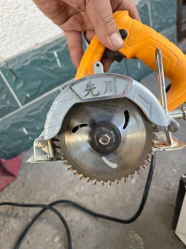 Продаю пчёлка почти новый тел