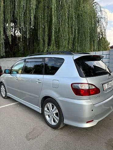 legend: Toyota Avensis Verso: 2003 г., 2.4 л, Автомат, Газ, Минивэн — 4
