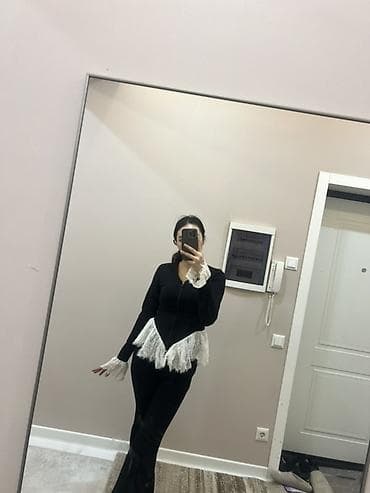 Пляж үчүн кийимдер: Черный женский костюм с кружевной отделкой. - Верх: приталенный — 1