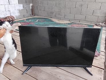 bluetooth speaker: Телевизор LED, диагональ примерно 32–40". Тонкая рамка, две — 2