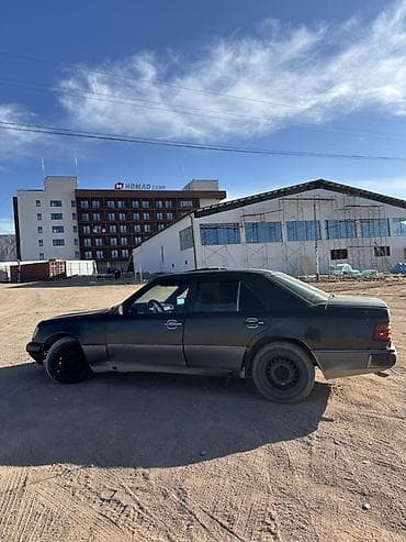 Mercedes-Benz W124: 1991 г., Седан — 2