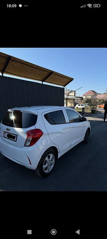 smart авто: Chevrolet Spark: 2021 г., 1 л, Автомат, Бензин, Хэтчбэк — 4
