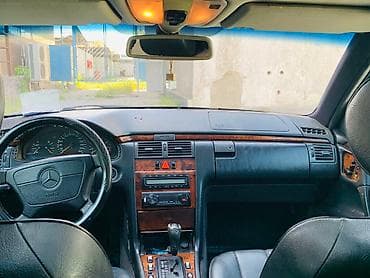 w210 210: Mercedes-Benz : 1998 г., 3.2 л, Автомат, Бензин, Седан — 7