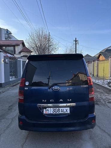 Продажа авто: Toyota Noah: 2003 г., 2 л, Автомат, Бензин, Минивэн — 2