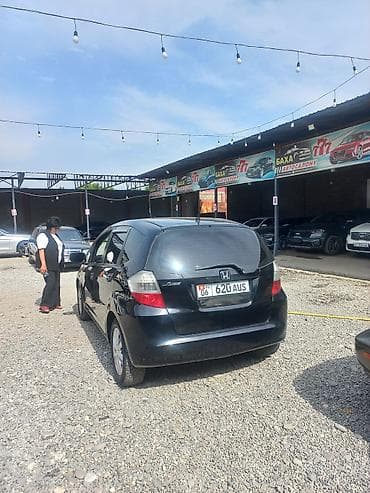 ош жапалак: Honda Jazz: 2009 г., 1.3 л, Кол менен иштөөчү, Бензин, Хетчбек — 4