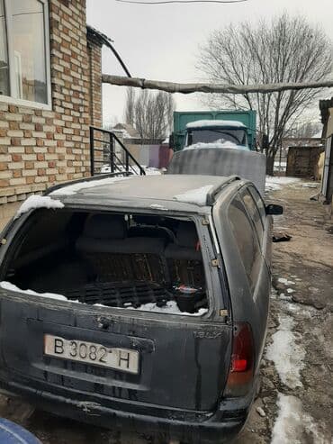 Продажа авто: Nissan : 1996 г., Механика — 5