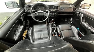 Volkswagen Golf: 1993 г., 1.6 л, Механика, Хэтчбэк