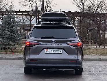 camry 2017: Toyota Sienna: 2021 г., 2.5 л, Гибрид, Минивэн — 6