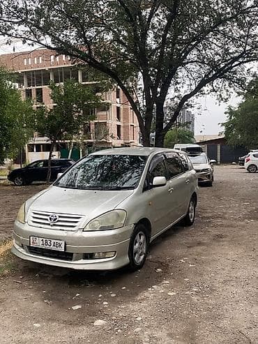 Toyota Ipsum: 2002 г., 2.4 л, Автомат, Бензин, Минивэн — 3
