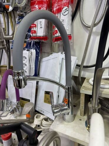 Кухонный смеситель с гибким изливом - Тип: однорычажный смеситель для at lalafo.kg Кухонный смеситель с гибким изливом - Тип: однорычажный смеситель для