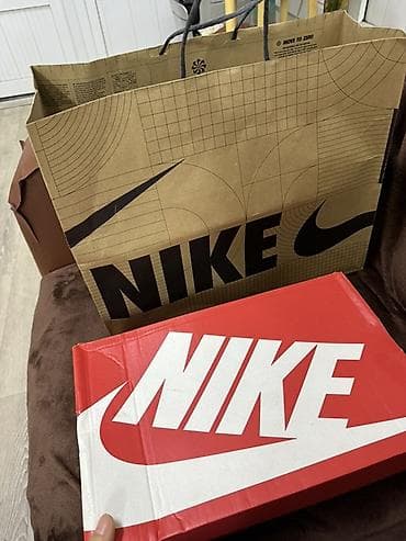 Мужские кроссовки, 41, Nike, Новый, цвет - Серый