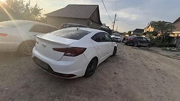 Продажа авто: Hyundai Elantra: 2020 г., Седан — 4