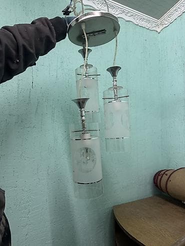 дополнительный свет: Комплект потолочных светильников 1) Две квадратные потолочные панели — 3