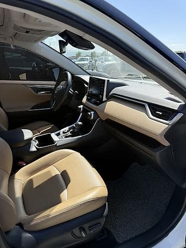 накладки на 124: Toyota RAV4: 2022 г., 2.5 л, Вариатор, Гибрид, Кроссовер — 8