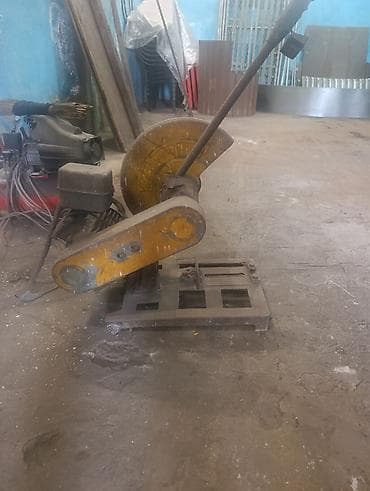 Ручная дисковая отрезная пила по металлу (стационарная, на основании)