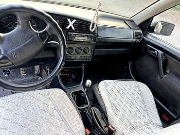 mini kooper: Volkswagen Vento: 1994 г., Седан — 5