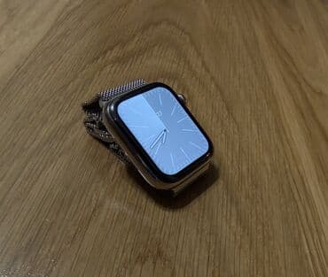 Продаю Apple Watch stainless steel 6 в идеальном состоянии. АКБ-83%. с — 2