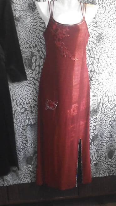 прокат вечерних платьев больших размеров: Продаю очень красивое, вечернее платье нос гипюровой накидкой. Размер — 4