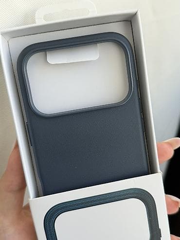 Техника и электроника: Продаю 3 чехла для iPhone 17 Pro - Совместимость: iPhone 17 Pro - — 3