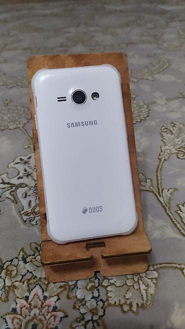 note 15: Samsung Galaxy J1 Duos, Б/у, 8 ГБ, цвет - Белый, 2 SIM — 2